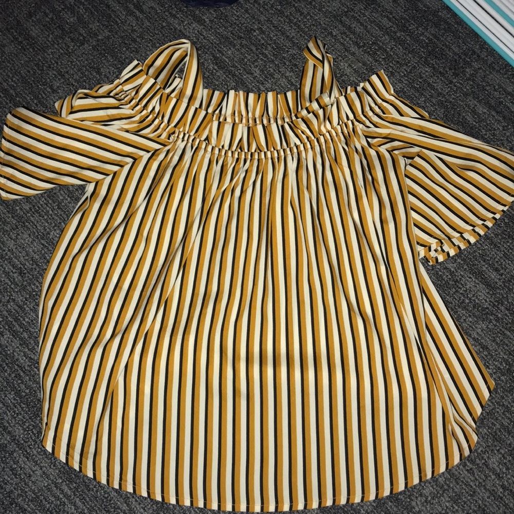 Off he shoulder top